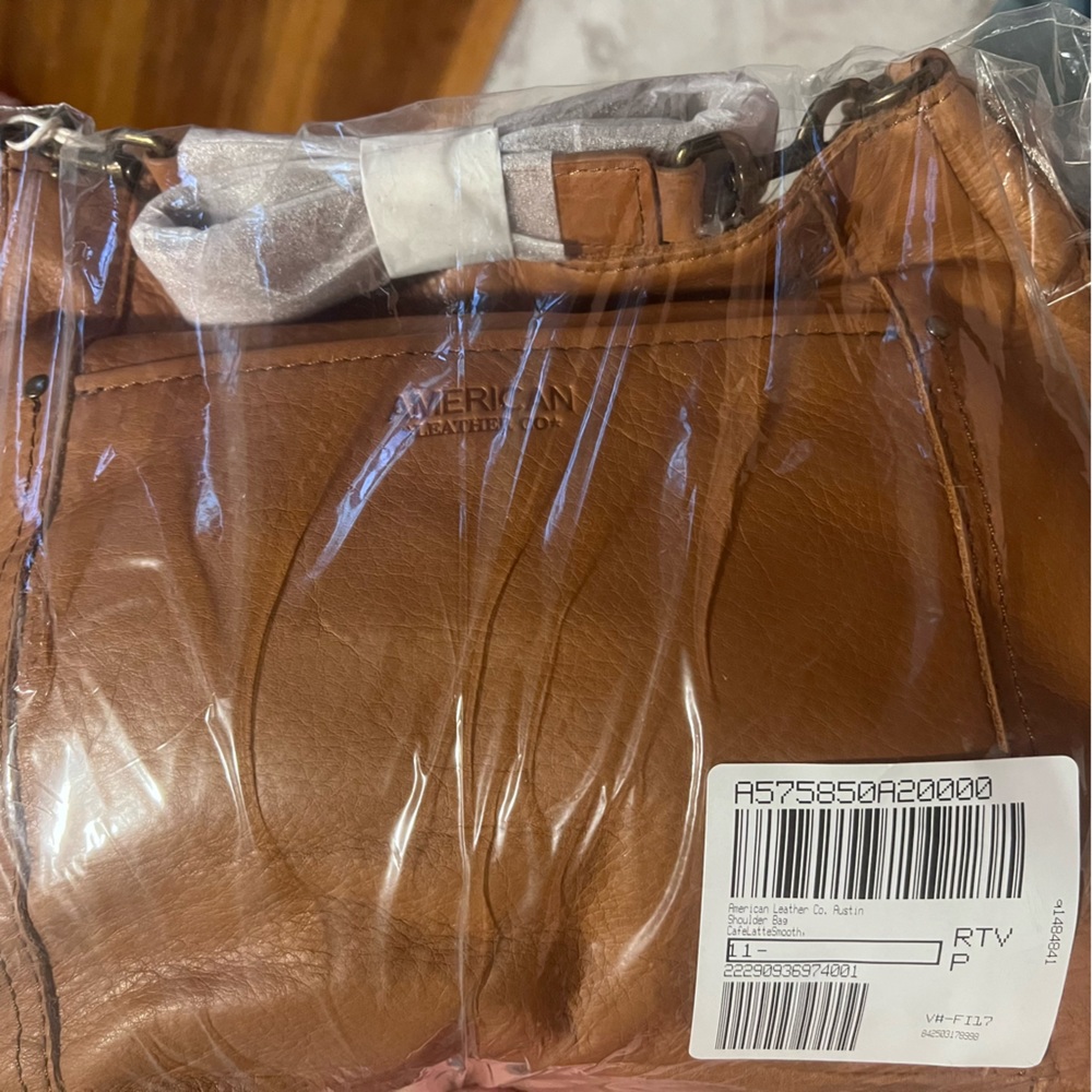 American Leather Co Austin Shoulder Bag Caffe Latte Color - Picture 9 of 10